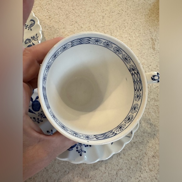 Blue Nordic by J& G Meakin classic blue onion pattern set of 2 cup and Saucers - Picture 9 of 16